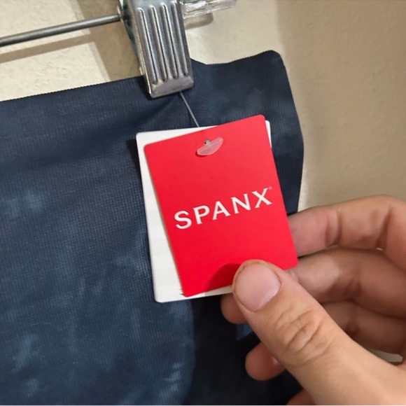 NWT Spanx size 2x ecocare ankle leggings deep blues  seamless leggings - Picture 2 of 5